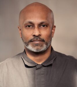 Portræt af koreograf Akram Khan.